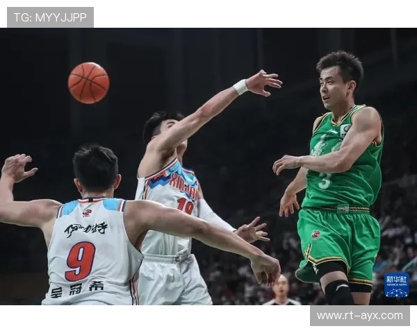 赵继伟参与辽宁队训练，投篮及战术演练状态良好